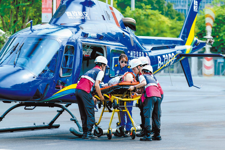 ●十五運廣州賽區將「一館一策一專班」保障賽事醫療。圖為突發事件衞生應急綜合演練。
