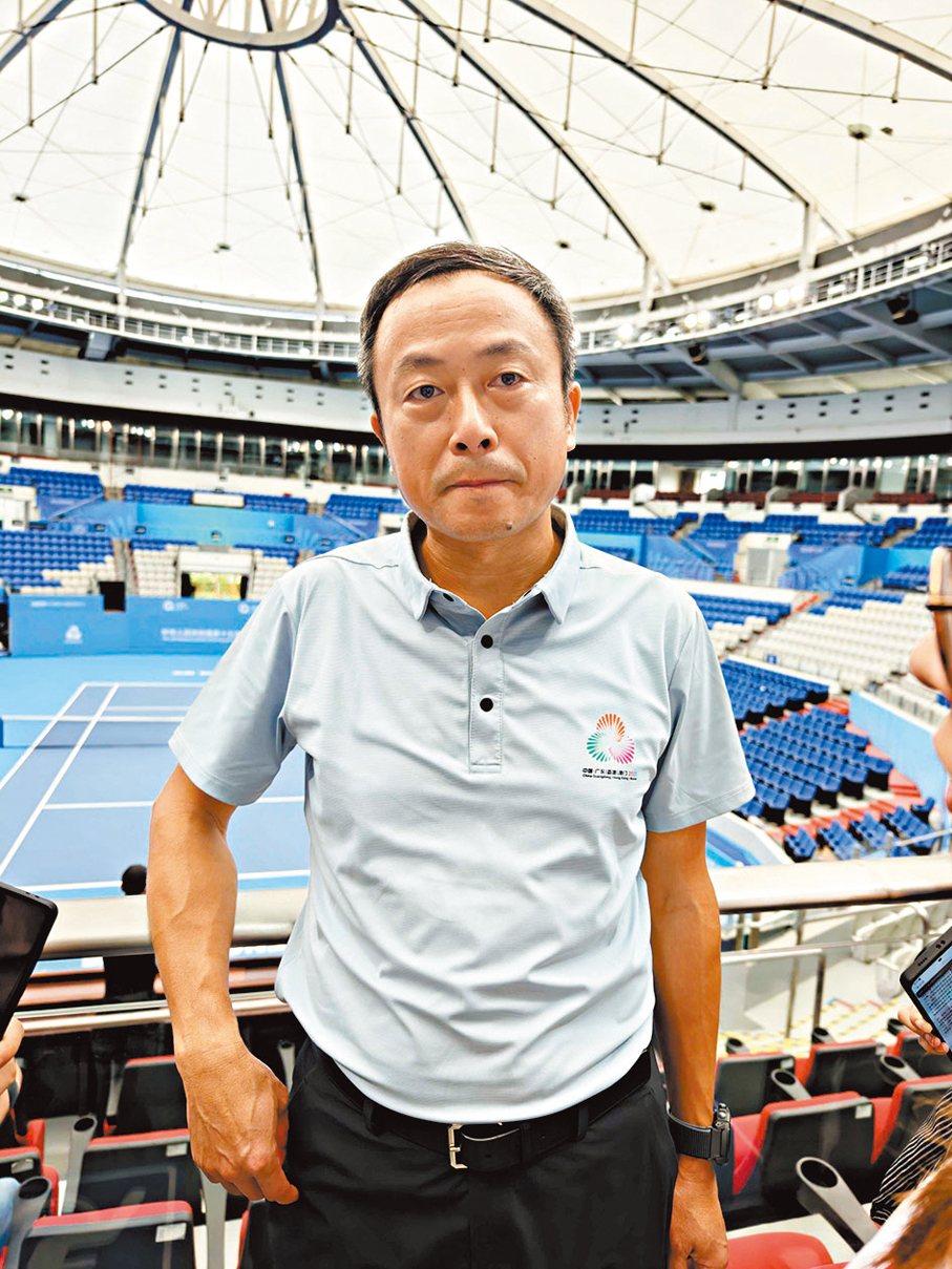 ●呂品德講解場館改造重點。香港文匯報記者帥誠  攝