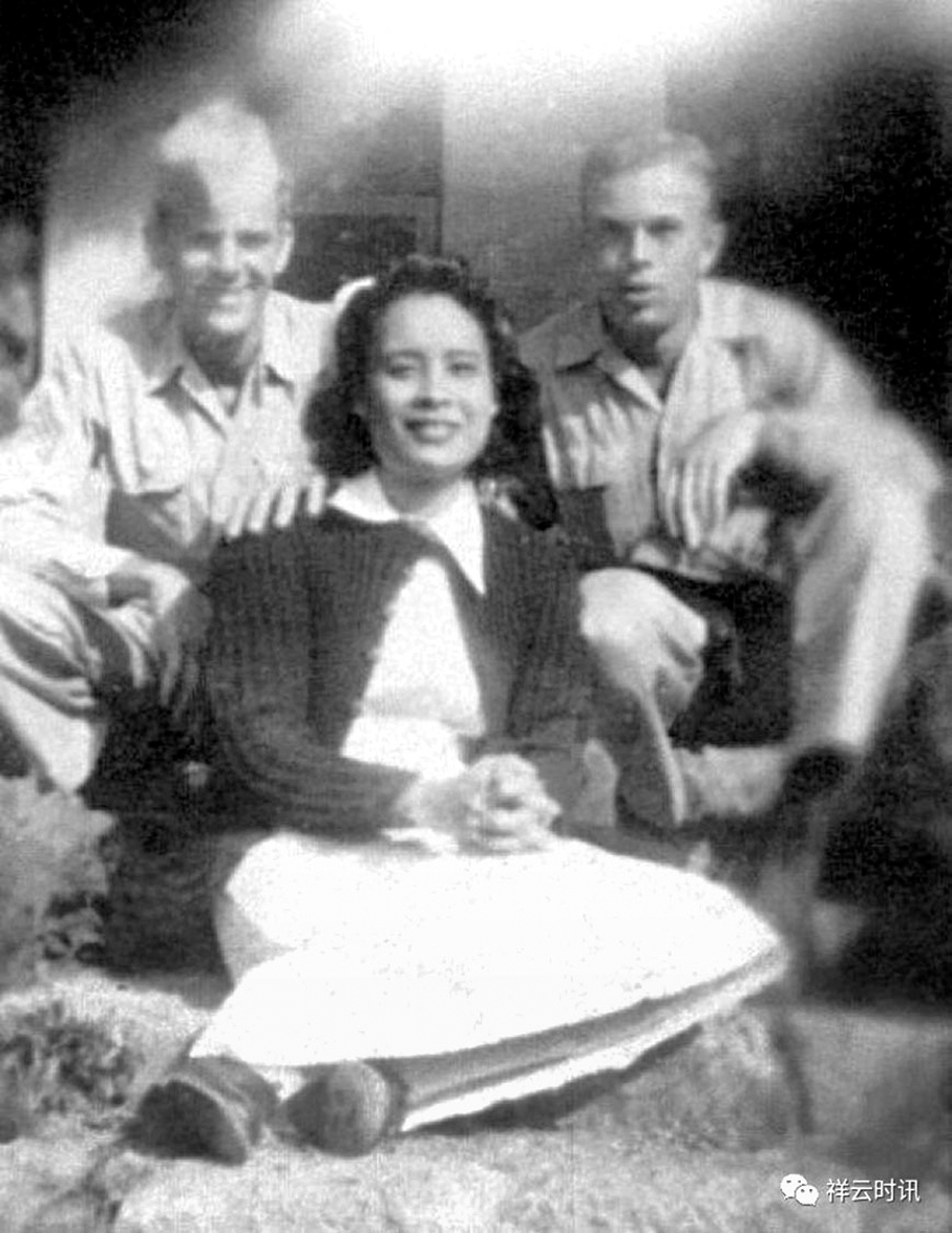 ●黃歡笑和飛虎隊員們。 資料圖片