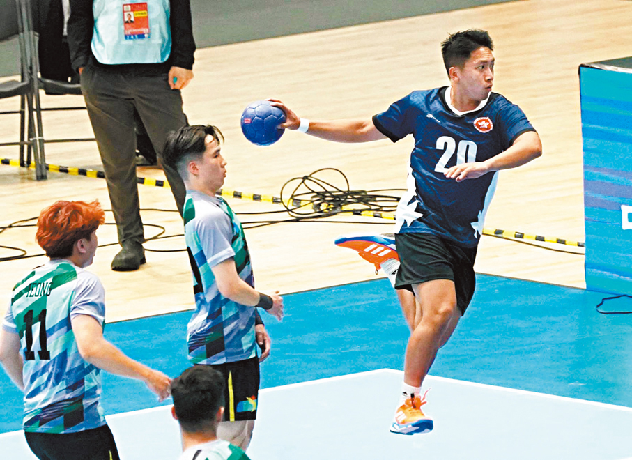 ●陳浩諺（右）射門得分。  香港文匯報記者張發兒  攝