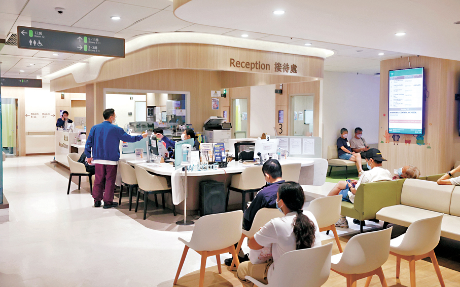 ●香港中文大學醫院第一階段收費調整已於本月1日起實行，涉及超過1,300項收費。