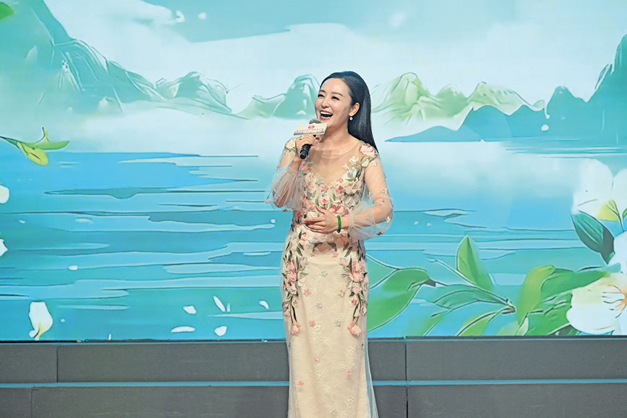 ●女高音周旋獨唱《茉莉花》、《山清水秀四季歌》。