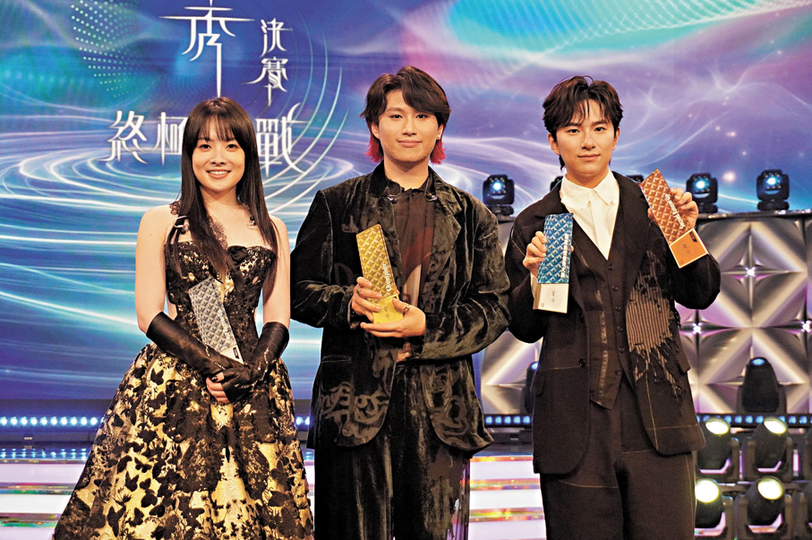 ●馮熙燮（中）奪冠，柯雨霏膺亞軍，胡子貝成雙料季軍。