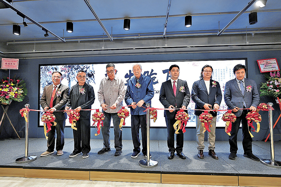 ▶主禮嘉賓共同剪綵。