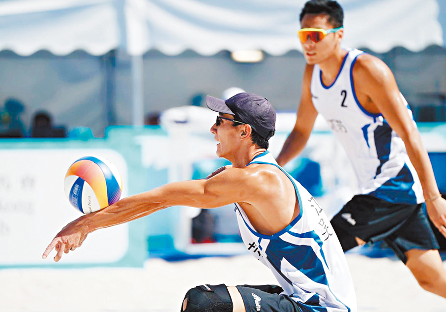 ●吳佳欣防守到位，助江蘇一隊穩住勝局。香港文匯報記者郭正謙  攝