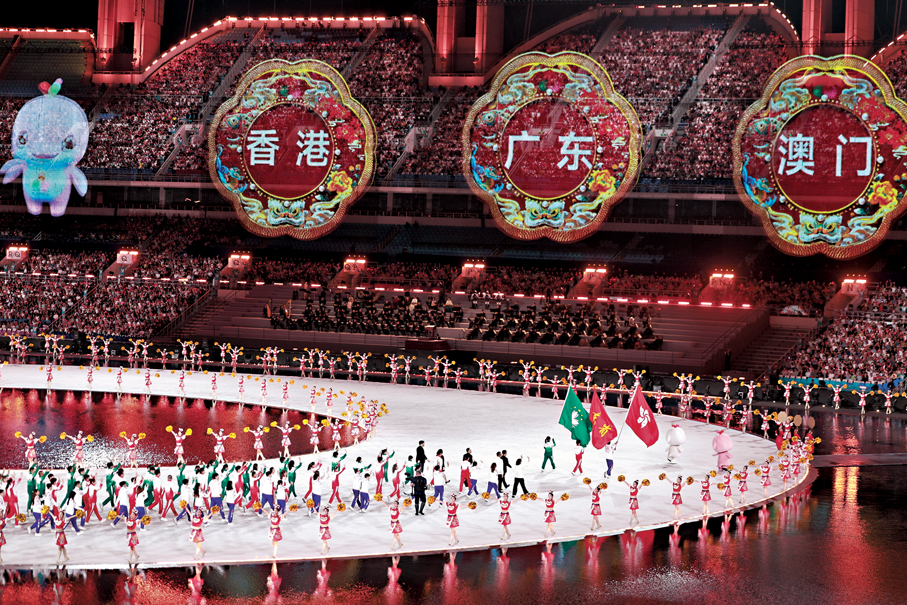 ●粵港澳三地體育健兒共赴全運盛會。     香港文匯報記者胡若璋  攝