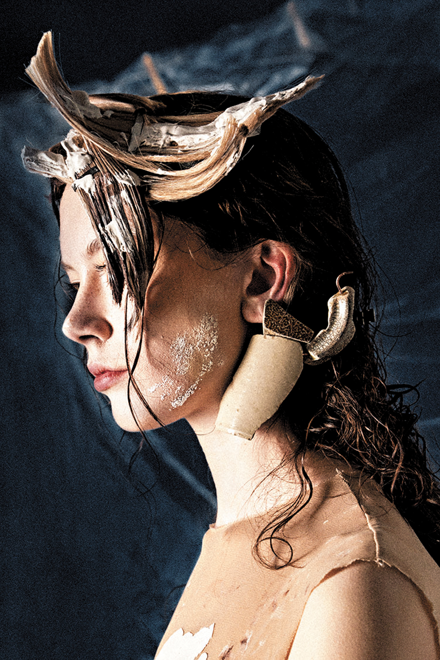 ●梁礫文的陶瓷配飾作品。 