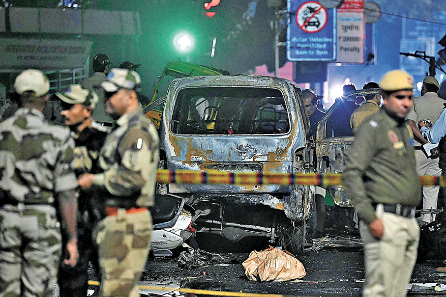 ●警方封鎖爆炸案現場，懷疑是一名孤狼式恐怖分子所為。 法新社