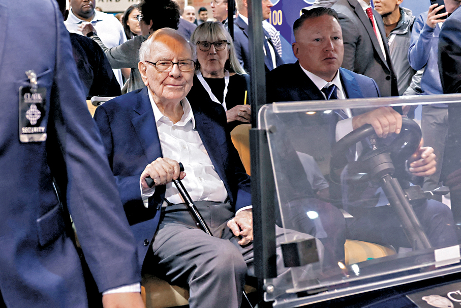 ●巴菲特宣布將於今年底退休。圖為巴菲特出席2024年度股東大會的場景。 路透社