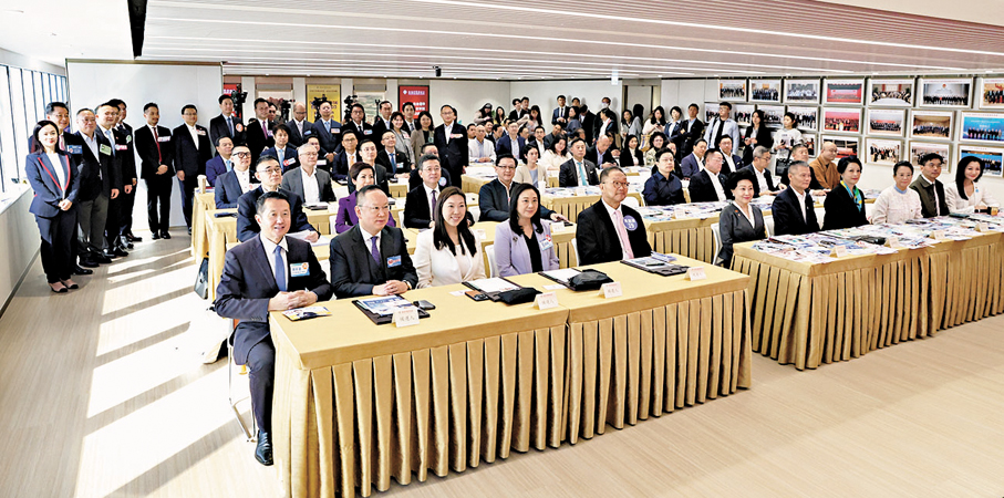 ●香港中華聯誼會昨日舉行候選人交流會。 香港文匯報記者萬霜靈  攝