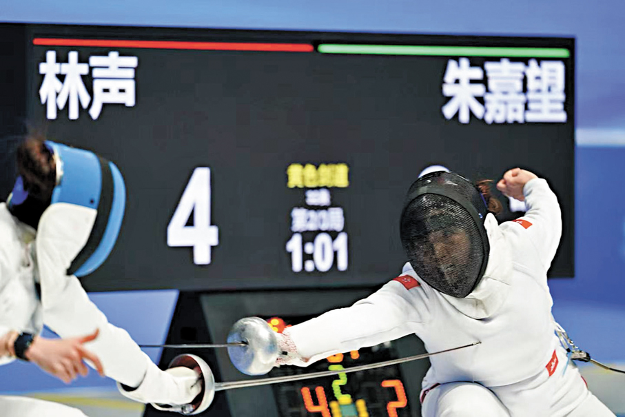 ●朱嘉望（右）在比賽中。 大公文匯全媒體記者麥鈞傑  攝