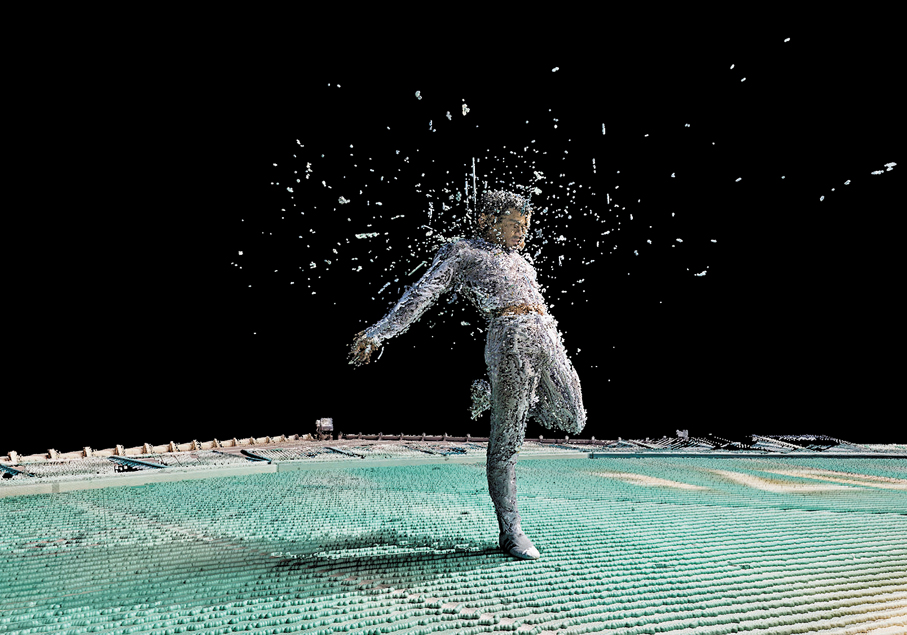 ●浸大邵志飛教授開發的沉浸式nVis裝置讓舞蹈的呈現與觀看有了新的方式。 相片：Ravi Deepres、Luke Unsworth