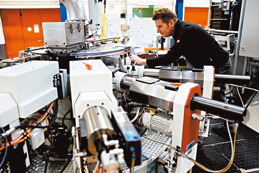 ●瑞士將部分藥物製造、黃金冶煉及鐵路設備生產線轉移至美國。 路透社