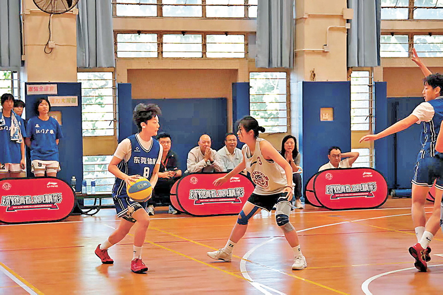 ●東莞1女隊在比賽中。大公文匯全媒體記者帥誠  攝