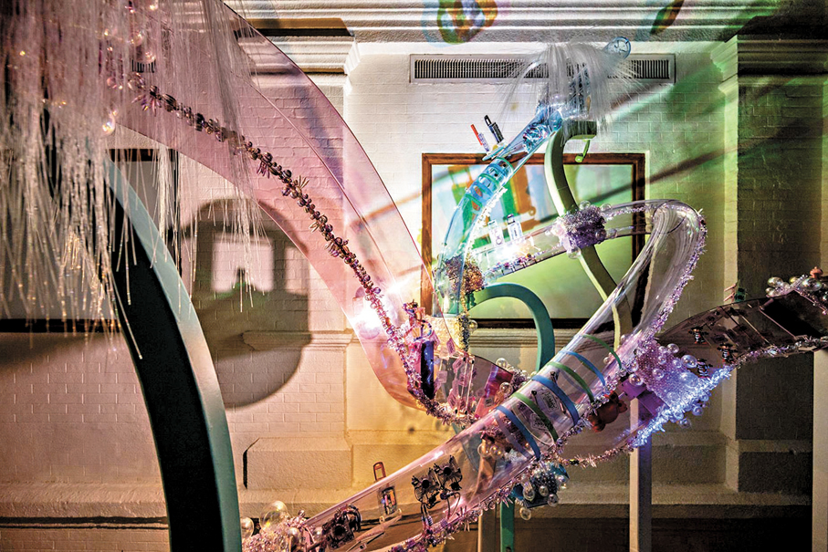 ●《幻影》的光影表演每15分鐘開啟一次。 主辦方供圖