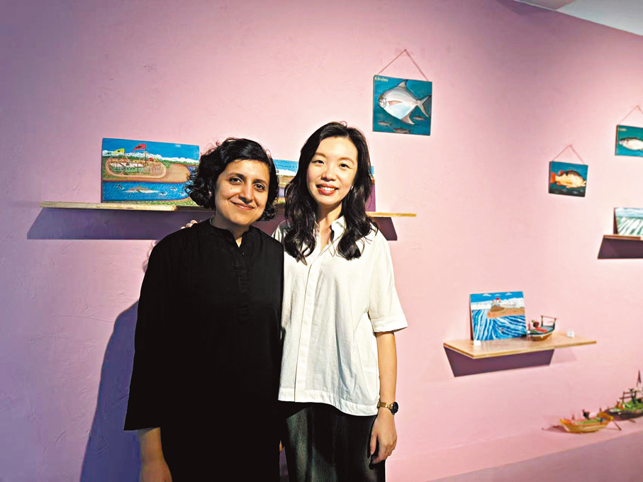 ●Shahana Rajani（左）與策展人郭芷凝。