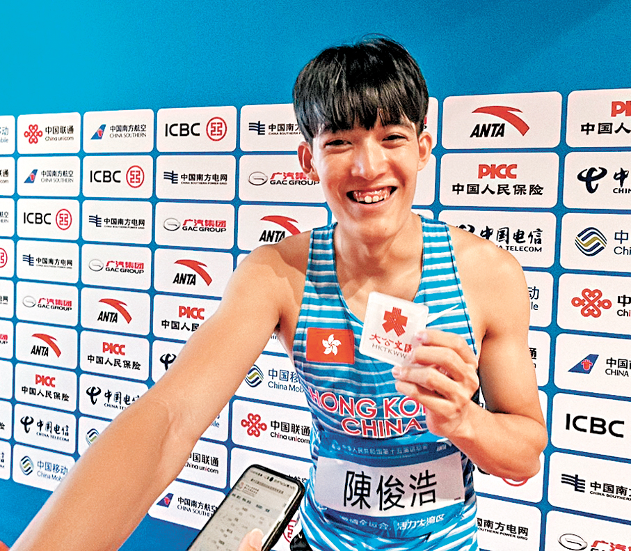 ●田徑港將陳俊浩初戰全運會即刷新港績。 香港文匯報記者敖敏輝  攝