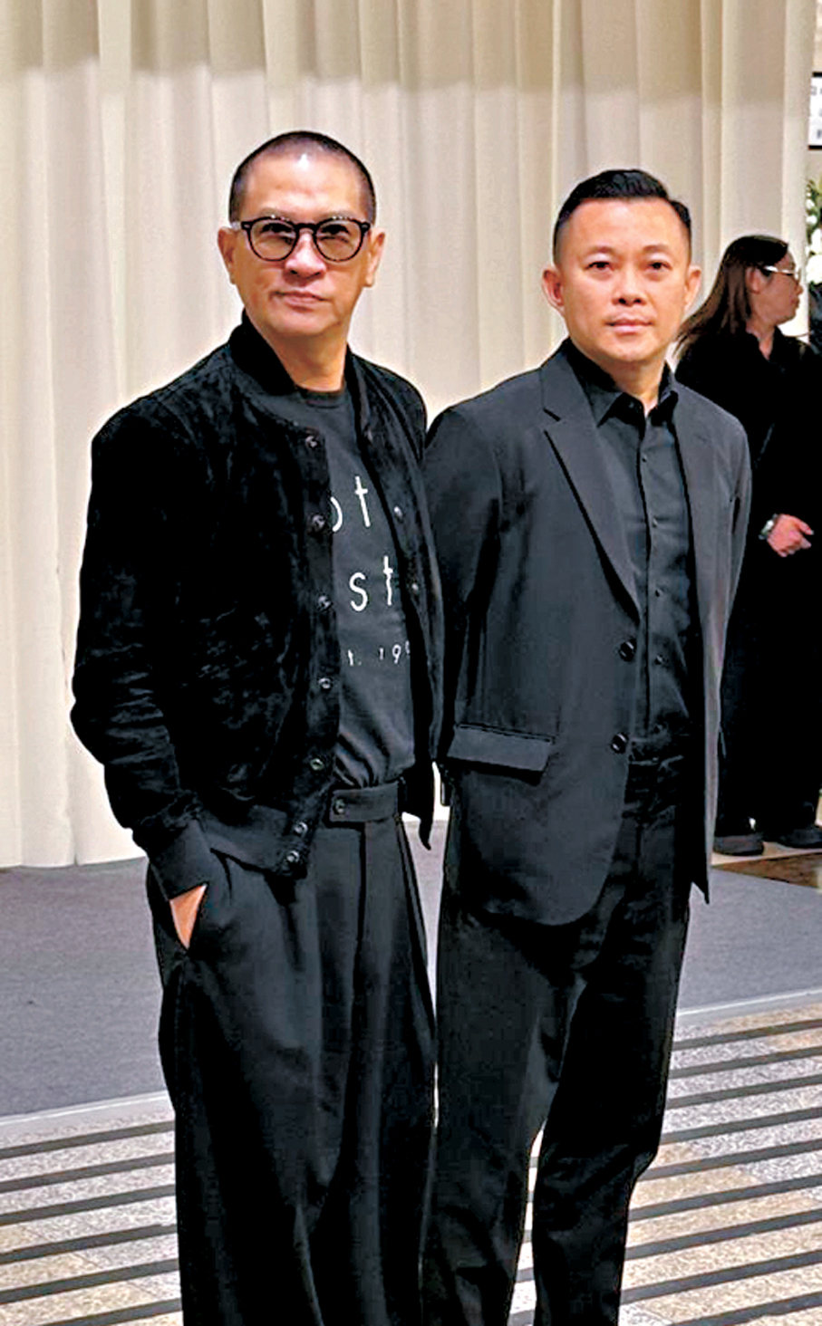 ●張家輝(左)和文偉鴻到場致祭。香港文匯報記者阿祖 攝