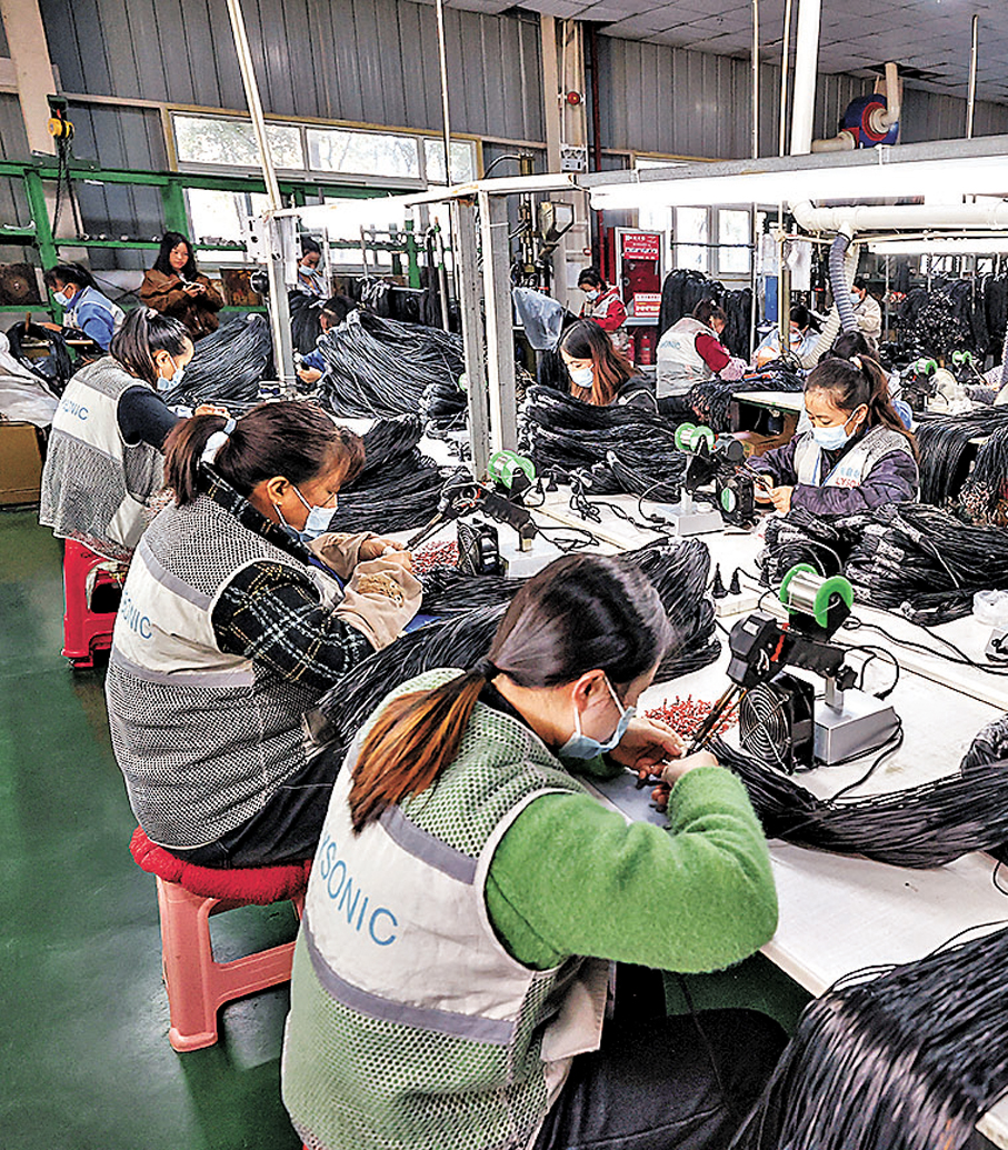 ●畢馬威料中國內需有望迎來修復。圖為貴州生產車間。 中新社