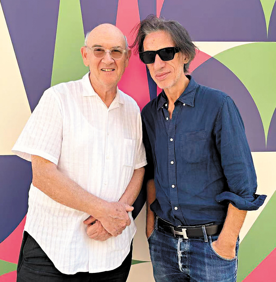 ●港芭藝術總監衛承天（右）與浸大視覺藝術院講座教授邵志飛在威尼斯。  記者尉瑋  攝