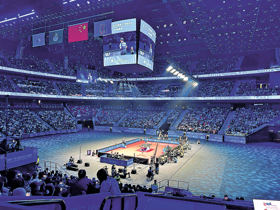 ●今場賽事有八成上座率。  香港文匯報記者王思佳 攝