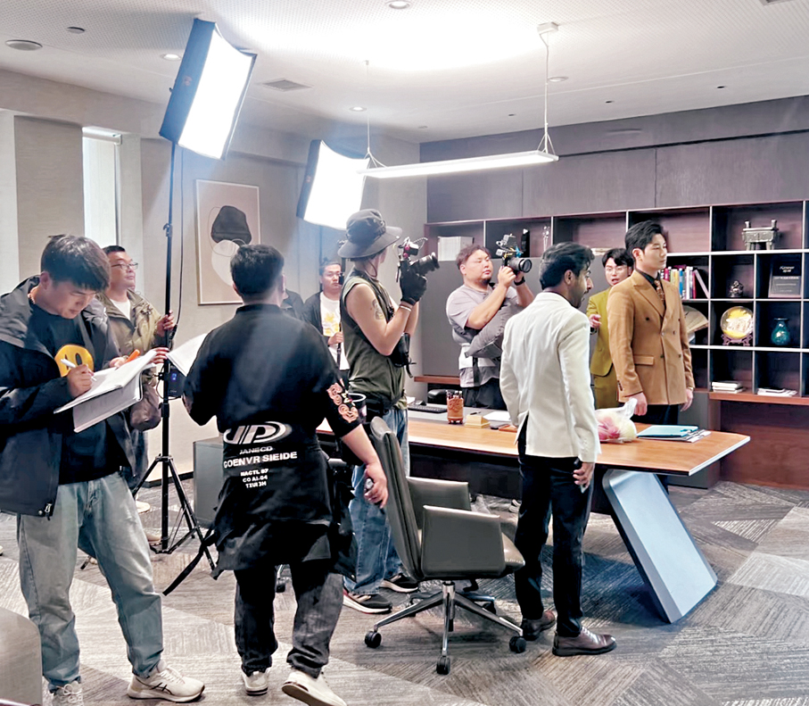 ●內地微短劇行業火熱。  香港文匯報河南傳真