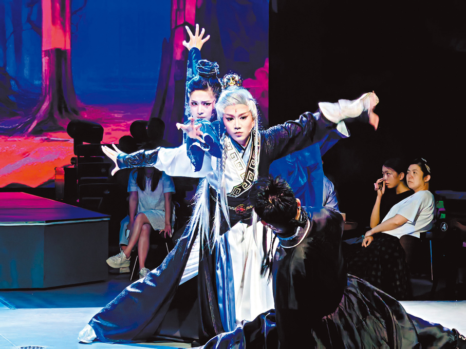 ●湘劇《聶小倩》演出，吸引年輕觀眾捧場。