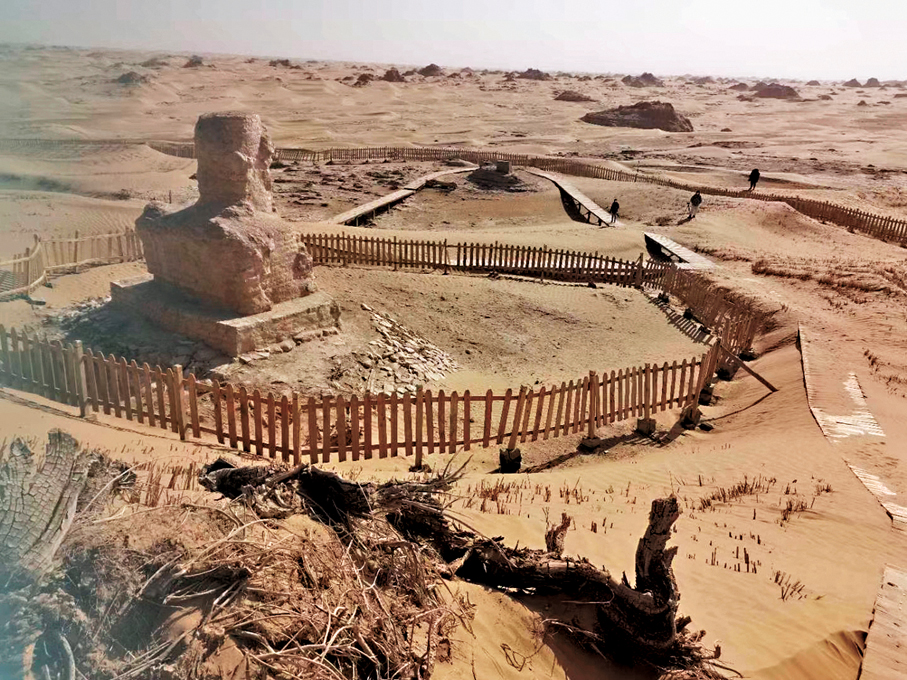 ●尼雅遺址佛塔