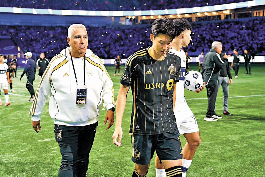 ●巴塞終可重返魯營球場作賽。美聯社