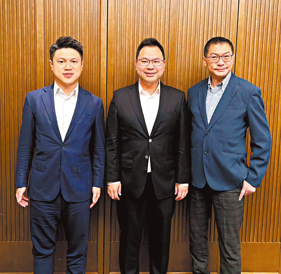 ●左起：南旋控股行政總裁兼執行董事文宇軒、主席兼執行董事王槐裕、首席財務總監陶志強。 香港文匯報記者莊程敏  攝