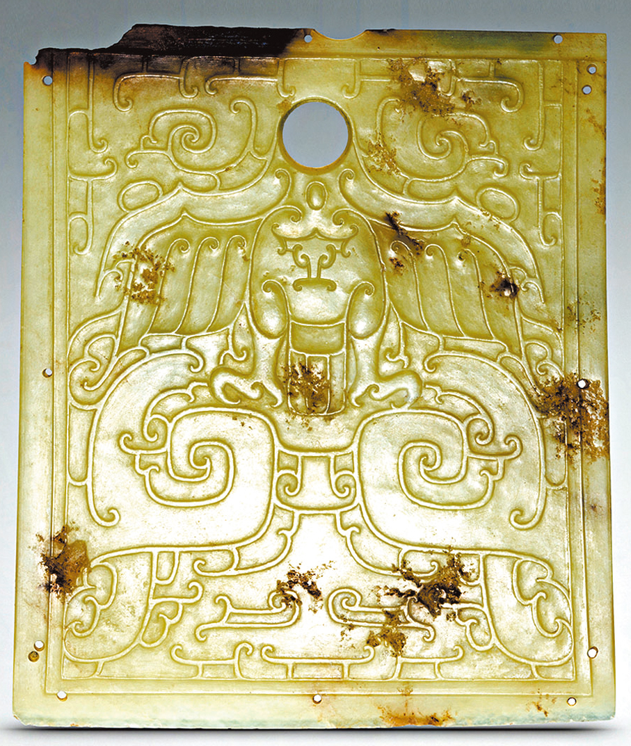 ●出土的鷹紋玉鉞。 香港文匯報北京傳真