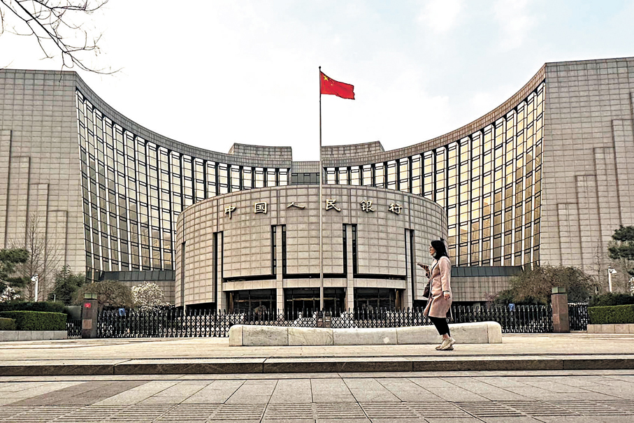 ●人行首次明確提到，穩定幣存在被用於洗錢、集資詐騙、違規跨境轉移資金等非法活動的風險。圖為人行辦公大樓。 資料圖片