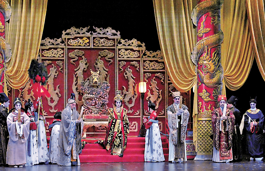 ●尹飛燕演出《武皇陛下》之金殿稱帝。