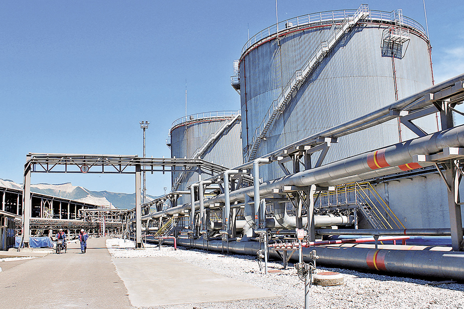 ●俄新羅西斯克附近石油碼頭遇襲。資料圖片