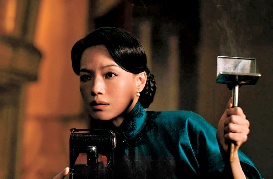 ●舒淇在《狂野時代》中飾演神秘女子「大她者」，如鑰匙般，潛入他人的夢境。