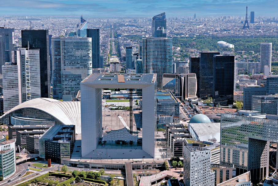 ●巴黎拉德芳斯區。