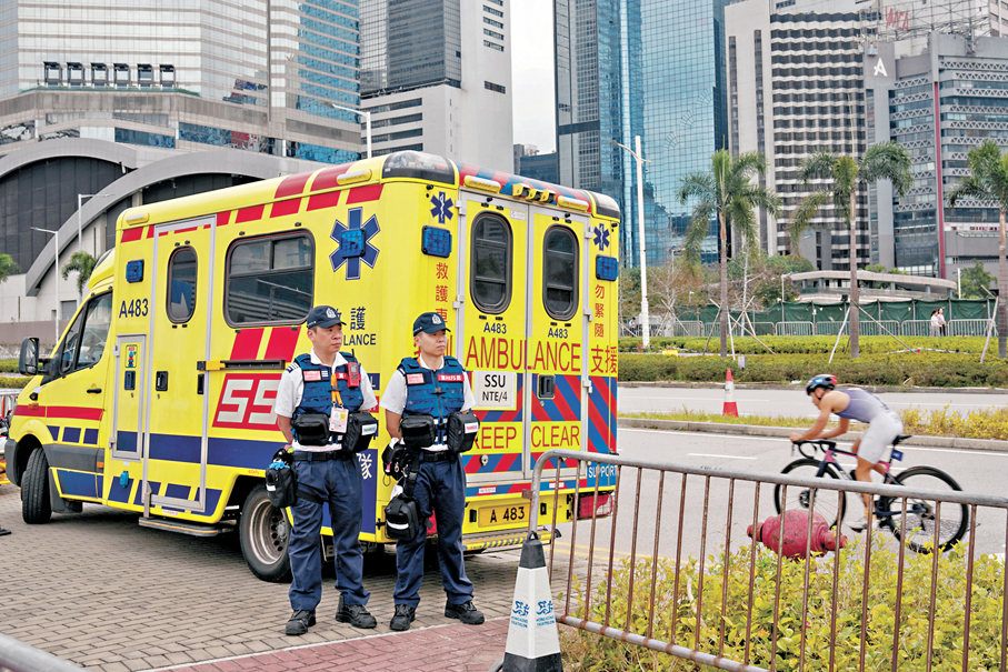 ●香港聖約翰救傷隊義工利用工餘時間默默守護。 受訪者供圖