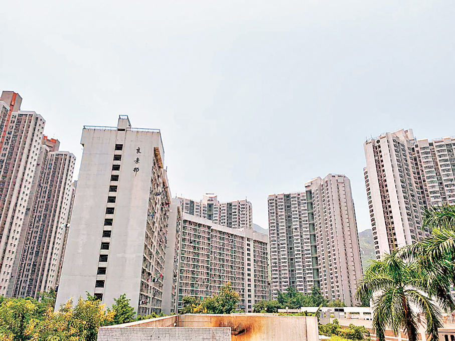 ●良景邨環境殘舊，街坊希望候選人能推動改善。 資料圖片