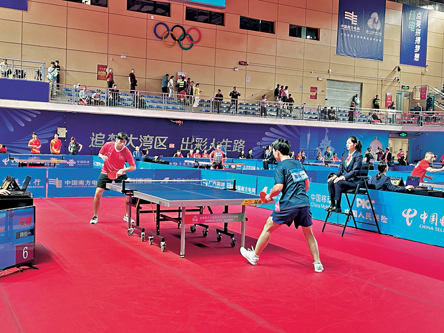 ●在TT8男子團體比賽中，港隊戰勝安徽隊。香港文匯報記者敖敏輝  攝