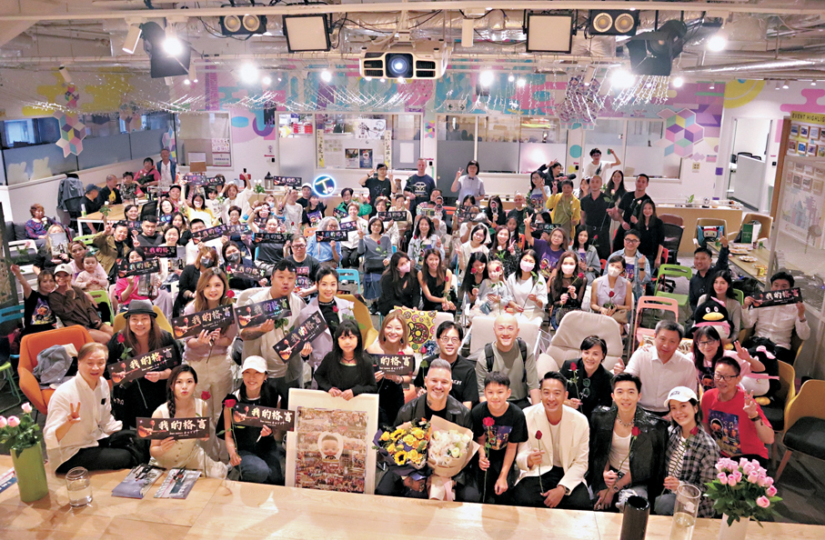 ●占士丁丁在參加《中年好聲音3》後收穫大班粉絲。