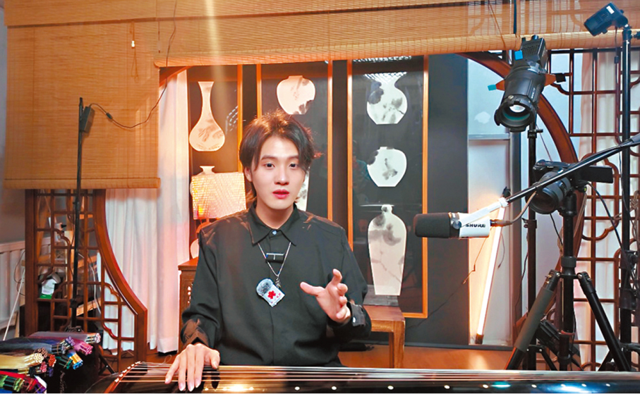 ●武懷琛在直播前接受記者採訪。 香港文匯報實習記者何思熳  攝