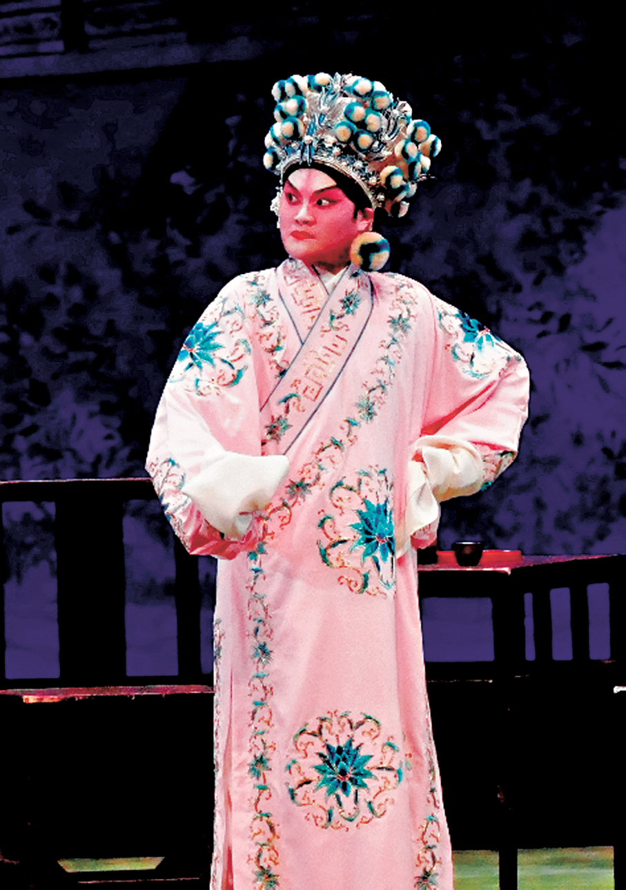 ●杜詠心鍾愛粵劇自小學藝，多年在劇圈浸淫，演藝方面有一定的水平。