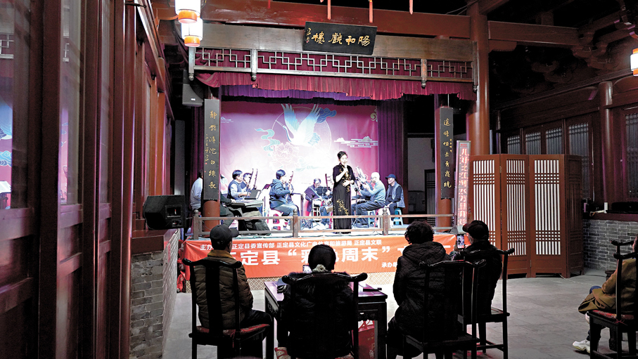 ●演員演唱河北梆子《哪吒》選段。