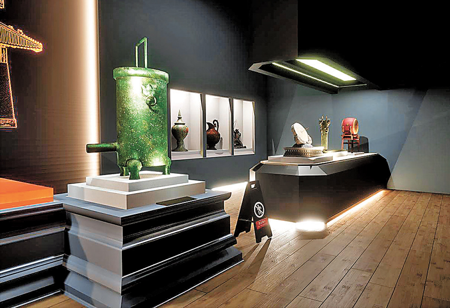 ●《看我天地中軸》中呈現了北京鼓樓一層的展品。