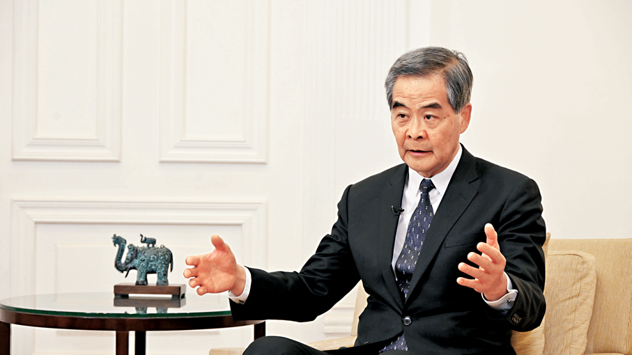 ●全國政協副主席梁振英昨日接受《港人講地》專訪。 圖片來自《港人講地》