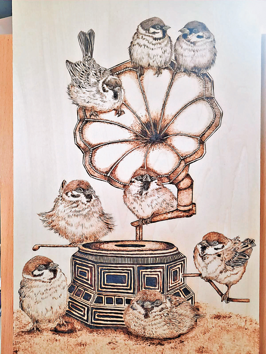 ●鍾杏珠的木板畫。