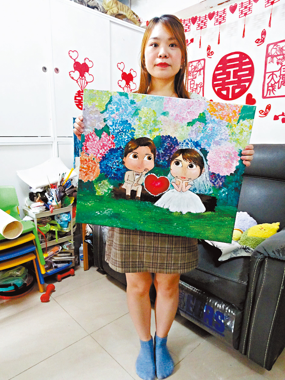●莫家成員莫鈞瑜今年結婚自畫婚紗相。