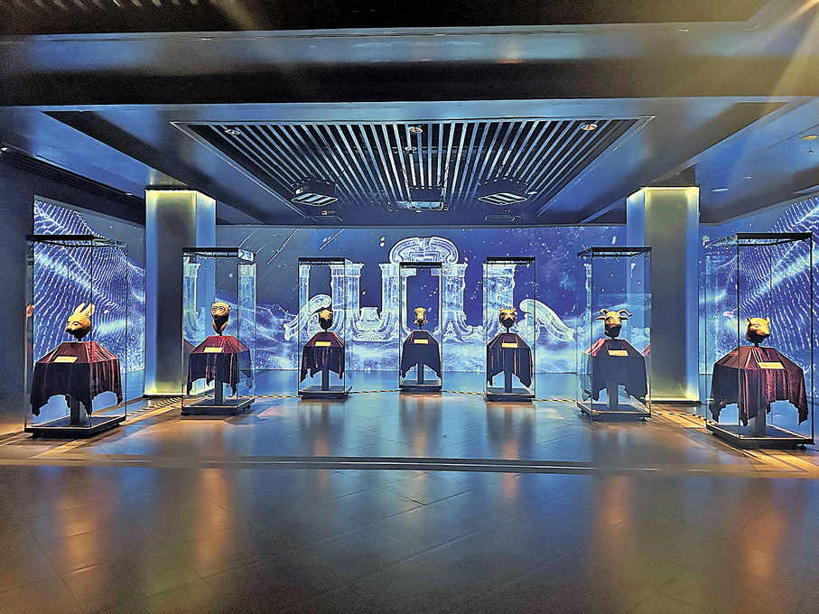 ●7件圓明園十二生肖獸首銅像齊亮相。 記者吳千  攝