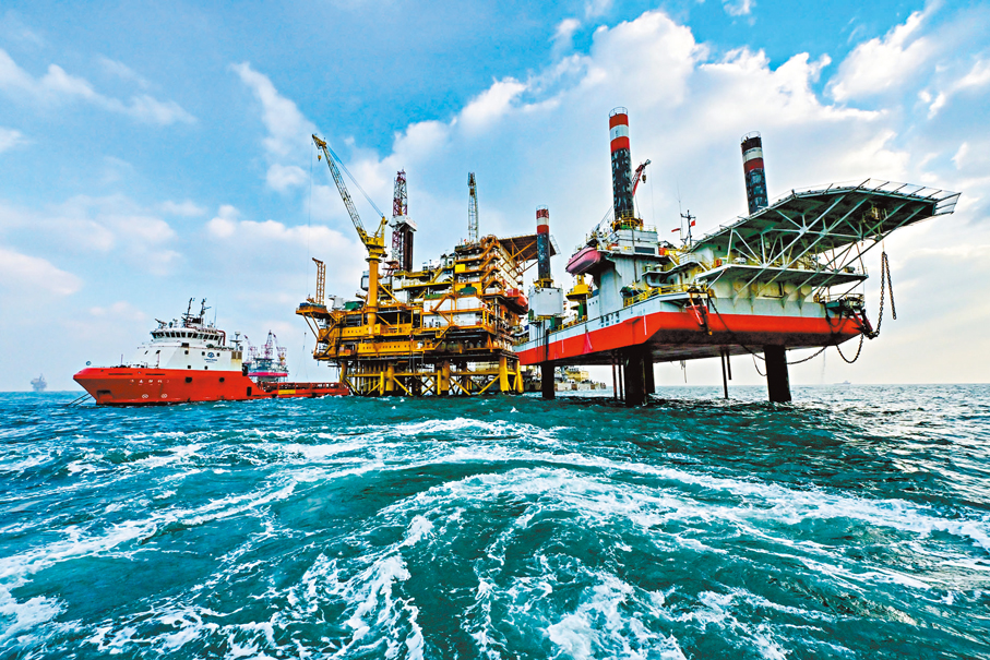 ●12月21日，中國海油宣布，我國海上最大油田——渤海油田2025年累計生產油氣當量突破4,000萬噸，創歷史新高。 新華社