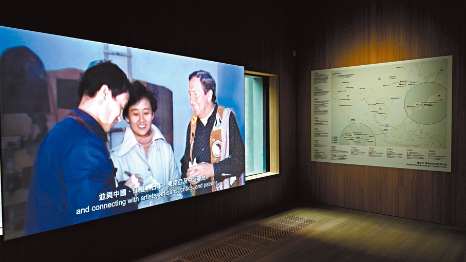 ●展覽放映着勞森伯格亞洲之旅的相關影片。